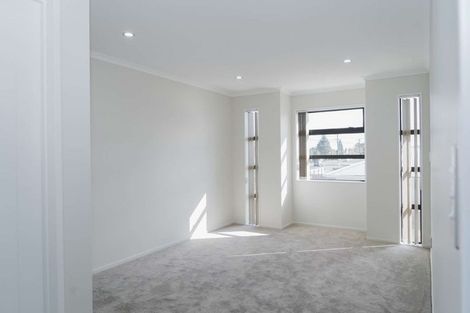 Photo of property in 79a Russell Road, Manurewa, Auckland, 2102