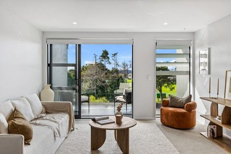 Photo of property in 18 Memorial Park Lane, Hobsonville, Auckland, 0618