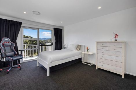 Photo of property in 99 Akaroa Drive, Maupuia, Wellington, 6022