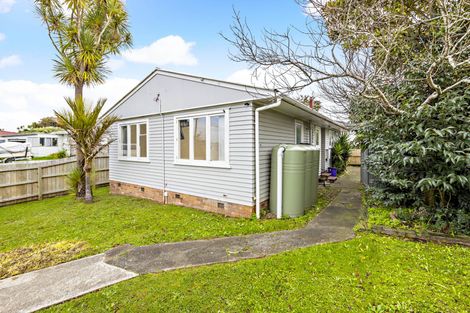 Photo of property in 11 Surrey Street, Manurewa, Auckland, 2102