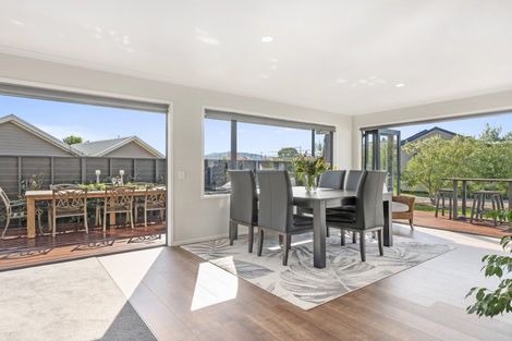 Photo of property in 14 Lakemere Way, Kinloch, Taupo, 3377