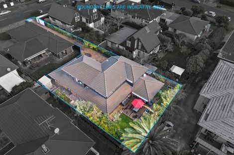 Photo of property in 21b Eastern Beach Road, Eastern Beach, Auckland, 2012