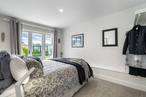 Photo of property in 1a Glen Road, Stanley Point, Auckland, 0624