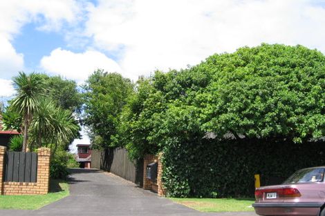 Photo of property in 1/22 Otakau Road, Milford, Auckland, 0620