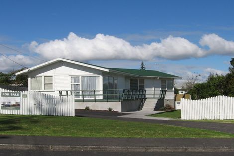 Photo of property in 67 Gloria Avenue, Te Atatu Peninsula, Auckland, 0610