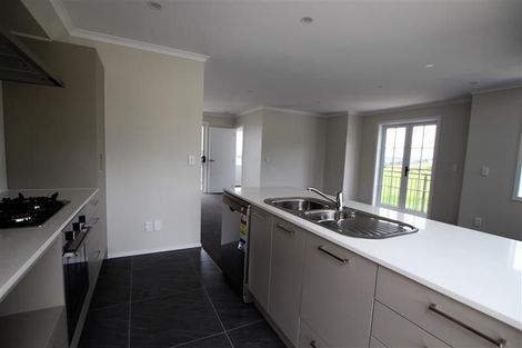 Photo of property in 40 Fernly Rise, Flat Bush, Auckland, 2019