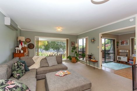 Photo of property in 537 Richmond Road, Lepperton, New Plymouth, 4373