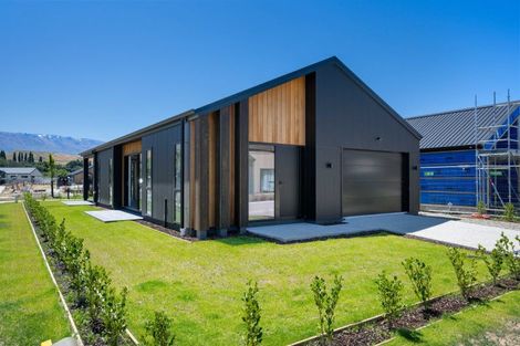 Photo of property in 1 Hadley Place, Cromwell, 9310