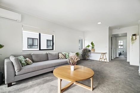 Photo of property in 3/11 Carlos Drive, Flat Bush, Auckland, 2016
