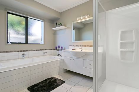 Photo of property in 24 Jasmine Place, Cambridge, 3434