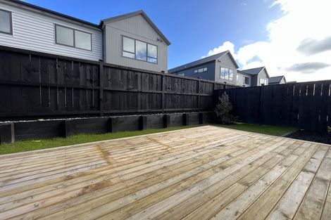 Photo of property in 13 Babos Avenue, Kumeu, 0810