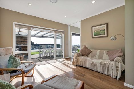 Photo of property in 80 Clearview Road, Lepperton, New Plymouth, 4373