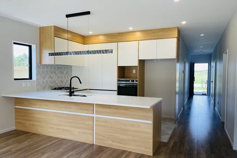 Photo of property in 27 Huringa Road, Karaka, 2113