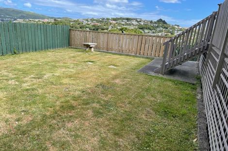 Photo of property in 16 Turville Crescent, Newlands, Wellington, 6037