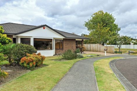 Photo of property in 13 Knightsbridge Place, Taradale, Napier, 4112