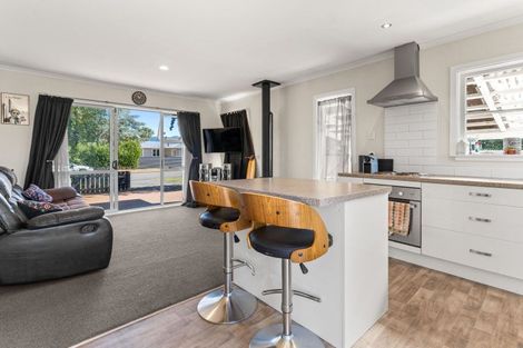 Photo of property in 3 Lincoln Road, Carterton, 5713
