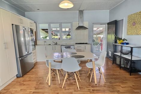 Photo of property in 82 Ferry Road, Clive, 4102