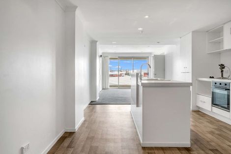 Photo of property in 215/332 Maunganui Road, Mount Maunganui, 3116