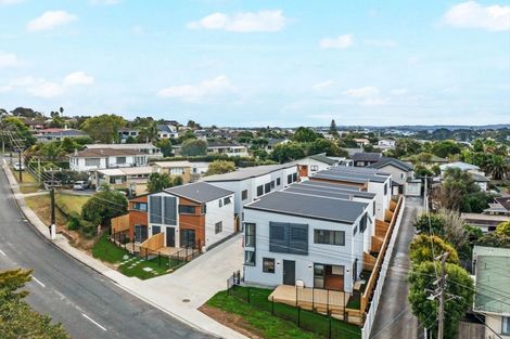 Photo of property in 4/196 Royal Road, Massey, Auckland, 0614