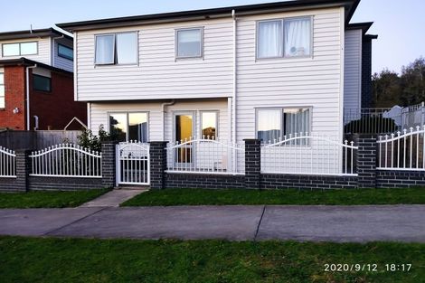 Photo of property in 27 Casheltown Way, Flat Bush, Auckland, 2019