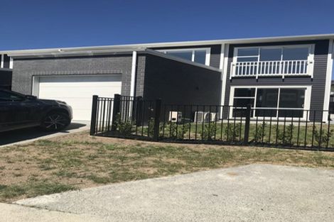 Photo of property in 60 Karepiro Drive, Stanmore Bay, Whangaparaoa, 0932