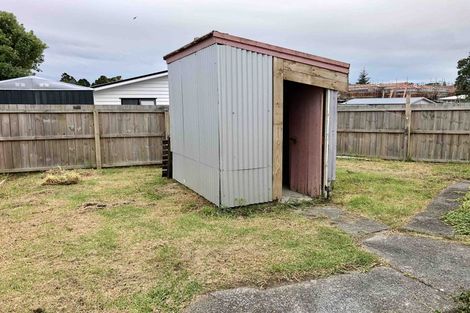 Photo of property in 57 Kelman Road, Kelston, Auckland, 0602