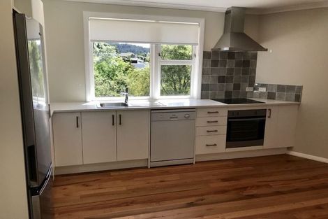 Photo of property in 1 Blue Mountains Road, Silverstream, Upper Hutt, 5019