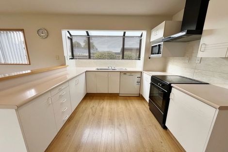 Photo of property in 30a Taylors Avenue, Bryndwr, Christchurch, 8052