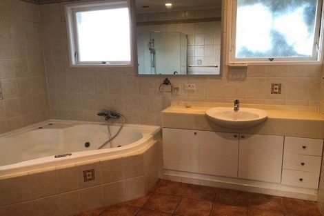 Photo of property in 135 Birkenhead Avenue, Birkenhead, Auckland, 0626