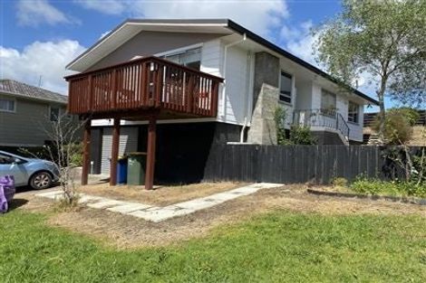 Photo of property in 16 Temuri Place, Glendene, Auckland, 0602