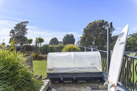 Photo of property in 1 Arden Place, Oakura, 4314