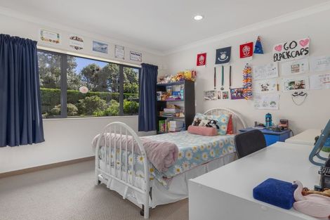 Photo of property in 38 Pohutukawa Drive, Levin, 5571
