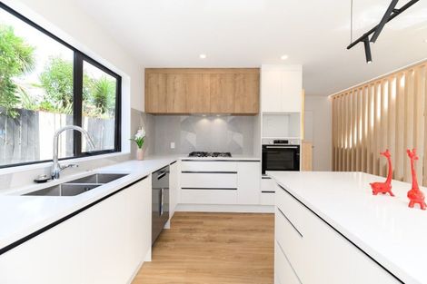 Photo of property in 15d Koromiko Street, New Lynn, Auckland, 0600