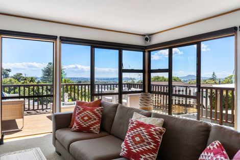 Photo of property in 98 Bleakhouse Road, Howick, Auckland, 2014