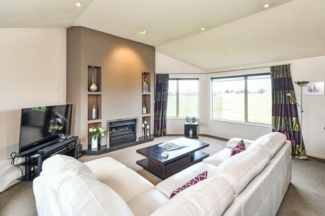 Photo of property in 53 Keywella Drive, Conifer Grove, Takanini, 2112