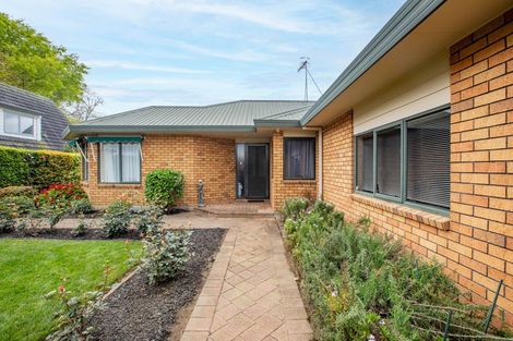 Photo of property in 14 Sandalwood Drive, Dinsdale, Hamilton, 3204