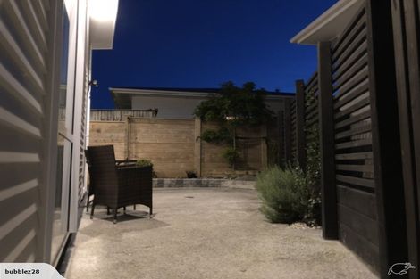 Photo of property in 5 Ngatoa Place, Glenfield, Auckland, 0629