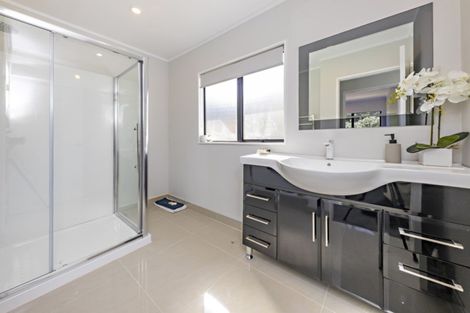 Photo of property in 40 Glamorgan Drive, Torbay, Auckland, 0630