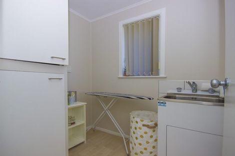 Photo of property in 13 Jenkins Place, Manurewa East, Auckland, 2102