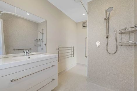 Photo of property in 223 Huatoki Street, Upper Vogeltown, New Plymouth, 4310