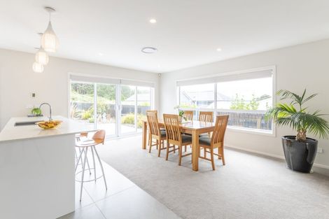 Photo of property in 16 Prestbury Grove, Churton Park, Wellington, 6037