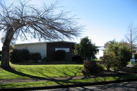 Photo of property in 25 Seddon Street, Carterton, 5713