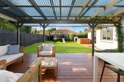 Photo of property in 17 Andalusian Place, Papamoa Beach, Papamoa, 3118