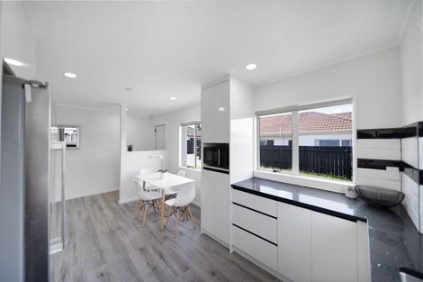 Photo of property in 8a Margarita Rise, Pukekohe, 2120