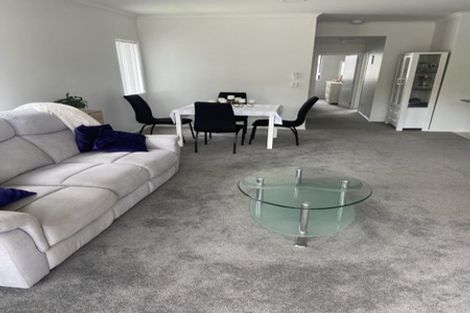 Photo of property in 1/11 Carlos Drive, Flat Bush, Auckland, 2016