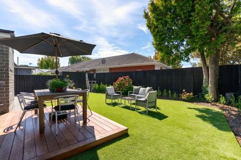Photo of property in 4 Wadeley Road, Ilam, Christchurch, 8041