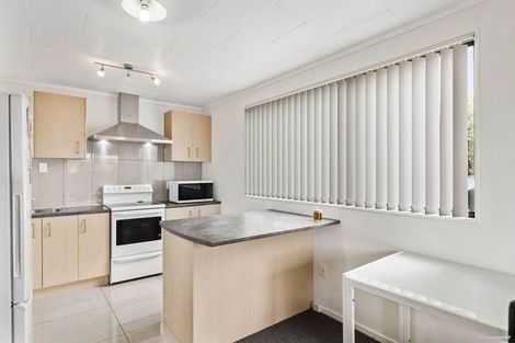 Photo of property in 2/8 Christmas Road, Manurewa, Auckland, 2102
