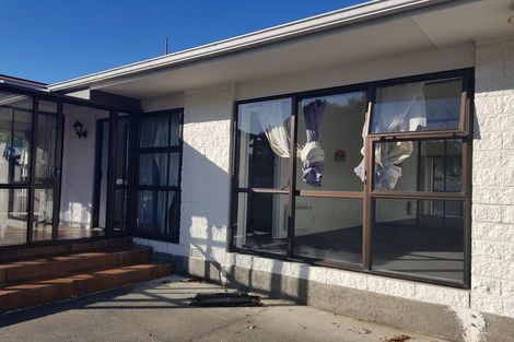 Photo of property in 2/406 Memorial Avenue, Burnside, Christchurch, 8053