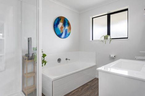 Photo of property in 14 Tara Crescent, Woodend, 7610