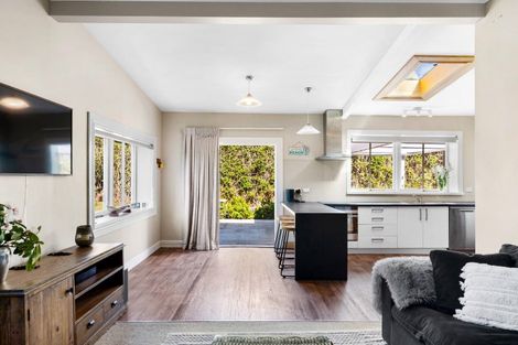 Photo of property in 70 Gillies Crescent, Waimarama, Havelock North, 4294